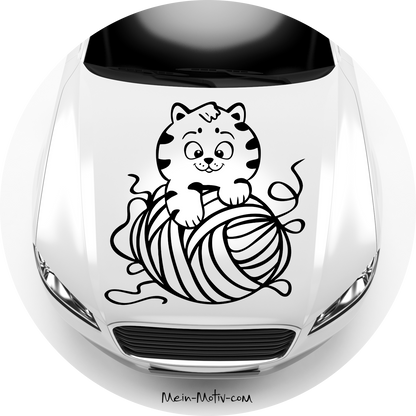 Autoaufkleber Katzenbaby mit Wollknäuel