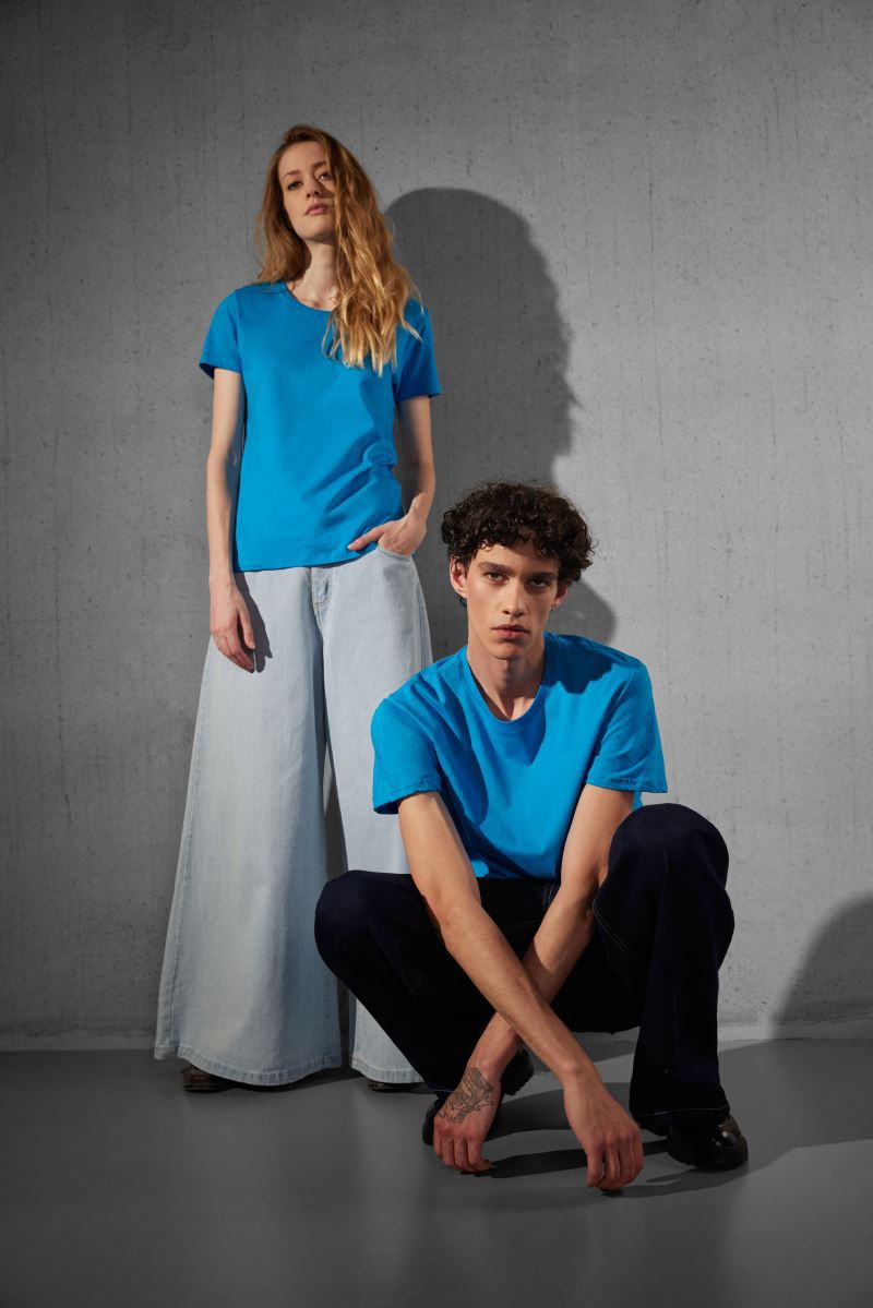 T-Shirt inkl. Stickerei: Dein Design, dein Logo!