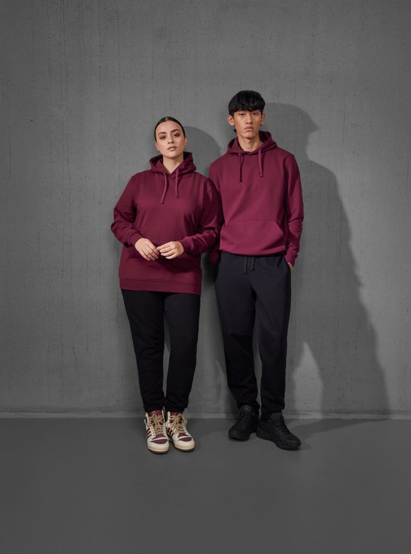 Hoodies inkl. Stickerei: Dein Design, dein Logo!