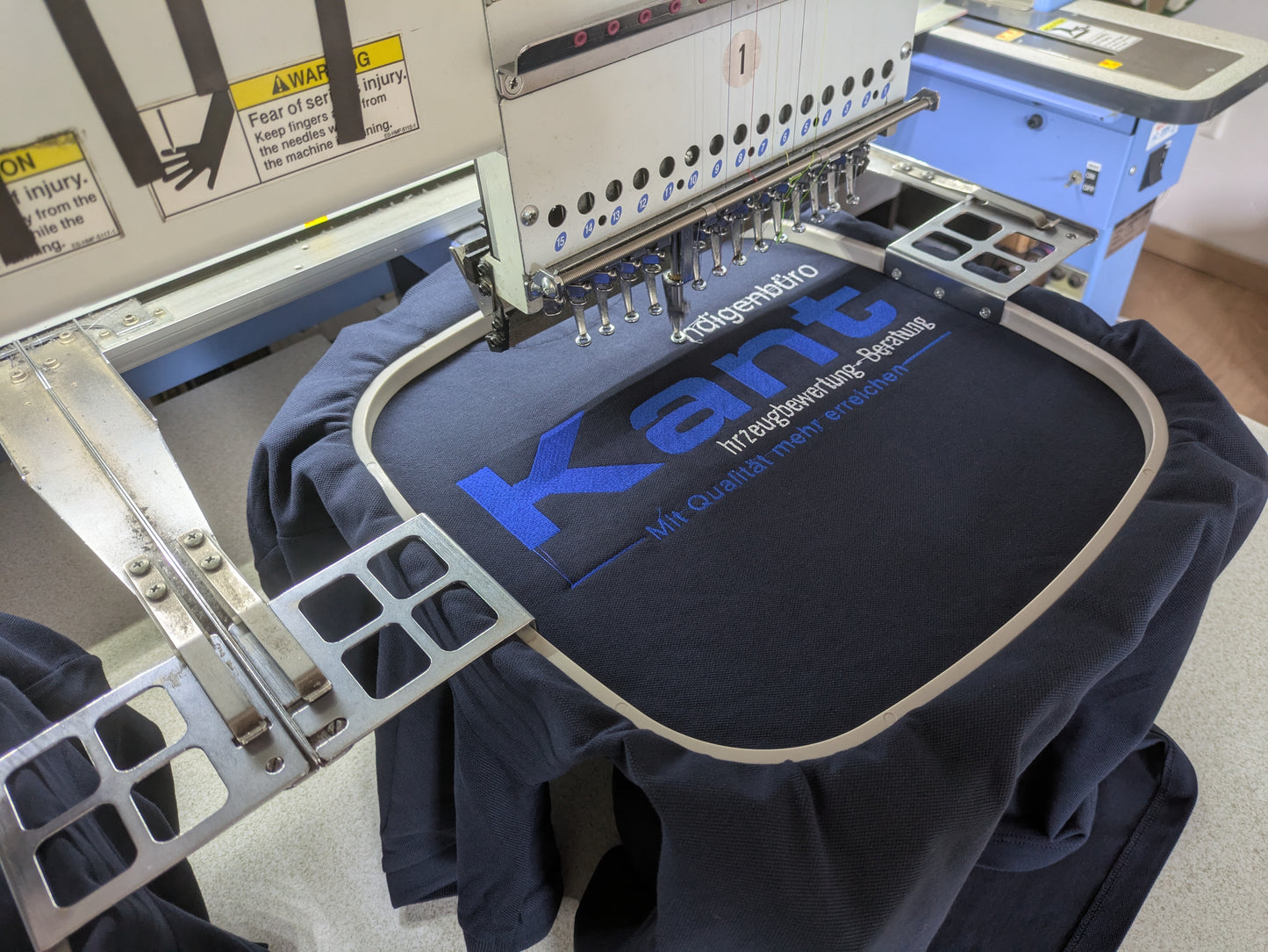 Stickservice auf Poloshirt